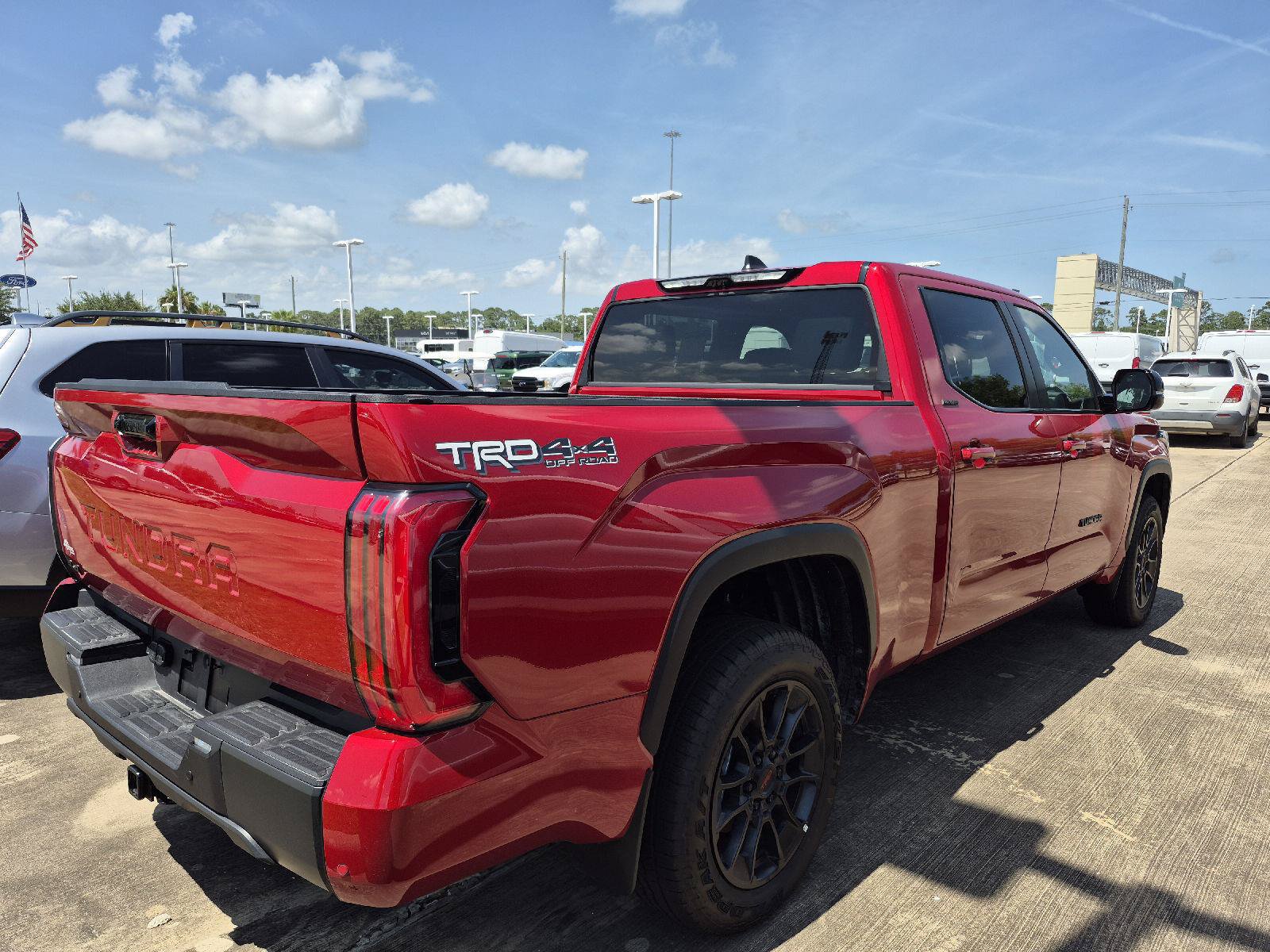 Used 2025 Toyota Tundra Limited w/ TRD Off-Road Package AWD/4WD image 15