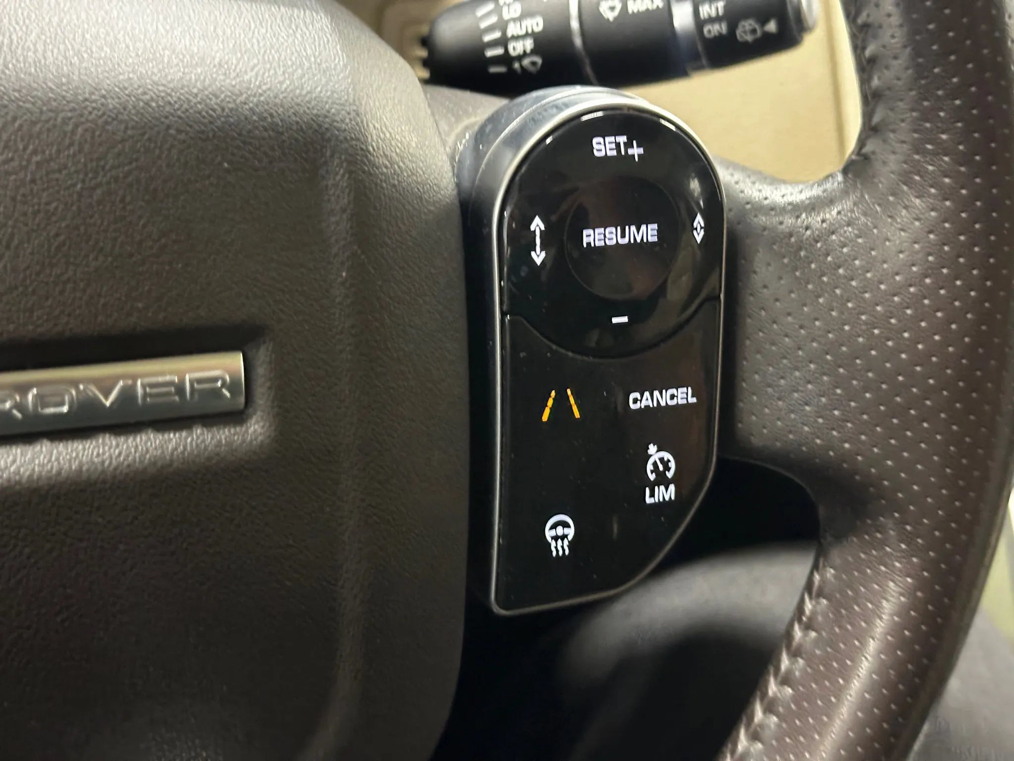 Used 2019 Land Rover Range Rover Sport HSE AWD/4WD image 27