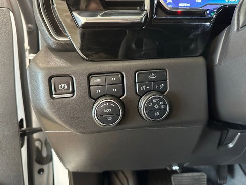 Used 2024 Chevrolet Silverado 1500 LT Trail Boss w/ Protection Package AWD/4WD image 23