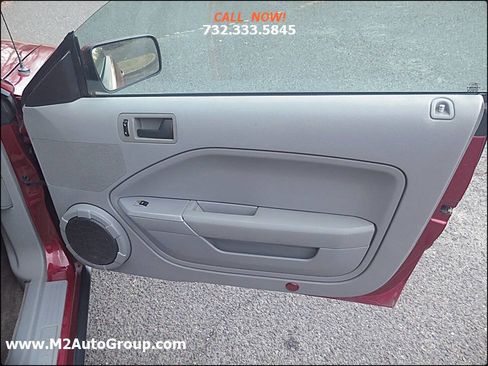 Used 2006 Ford Mustang Premium image 15