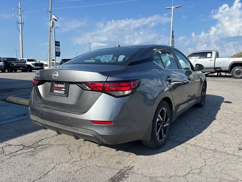 Used 2025 Nissan Sentra SV FWD image 2