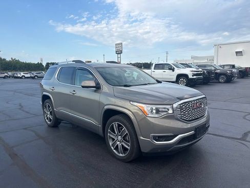Used 2019 GMC Acadia Denali w/ Technology Package AWD/4WD image 7