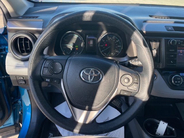 Used 2018 Toyota RAV4 LE AWD/4WD image 15