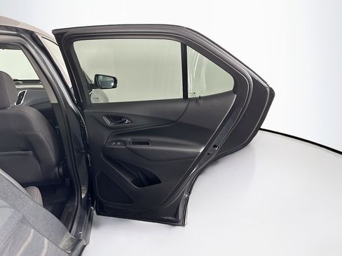 Used 2018 Chevrolet Equinox LT image 30