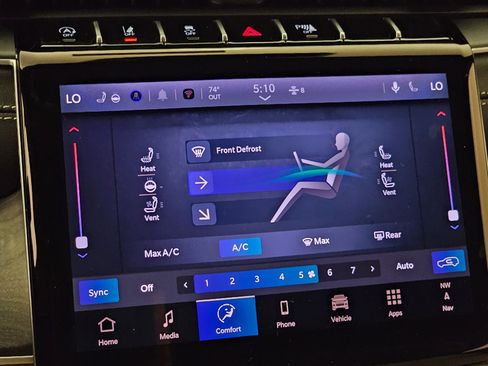 New 2025 Jeep Grand Cherokee Limited w/ Luxury Tech Group II image 23