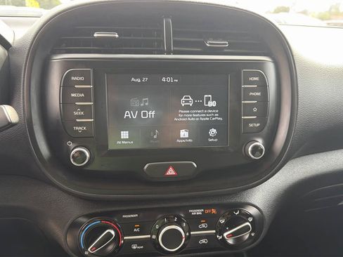 Used 2021 Kia Soul LX FWD image 15