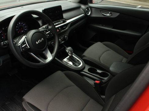 Used 2024 Kia Forte LXS FWD image 13