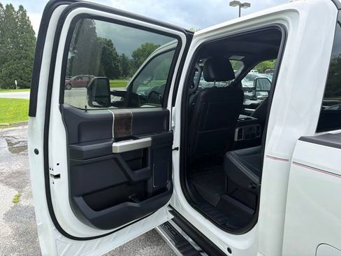 Used 2022 Ford F350 Lariat w/ Lariat Ultimate Package AWD/4WD image 14
