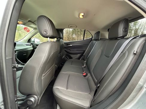 Used 2025 Buick Encore GX Preferred AWD/4WD image 6