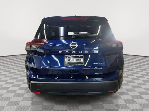 Used 2023 Nissan Rogue SV image 4
