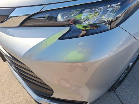 Used 2024 Toyota Sienna LE FWD image 10