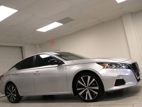Used 2019 Nissan Altima 2.5 SR AWD/4WD image 9