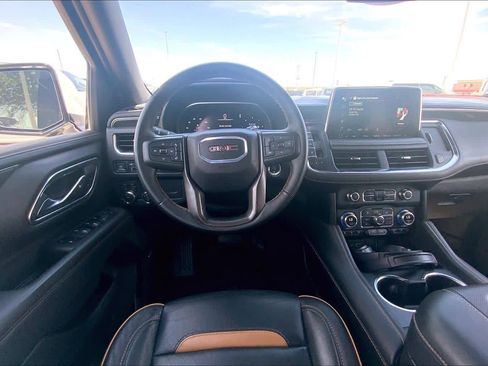 Used 2024 GMC Yukon XL AT4 w/ AT4 Premium Package AWD/4WD image 6