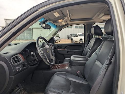 Used 2012 Chevrolet Tahoe LTZ image 9