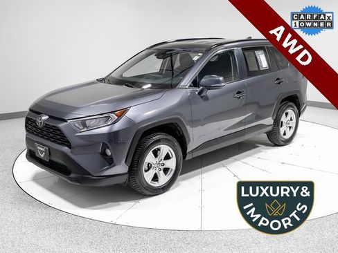 Used 2021 Toyota RAV4 XLE image 1
