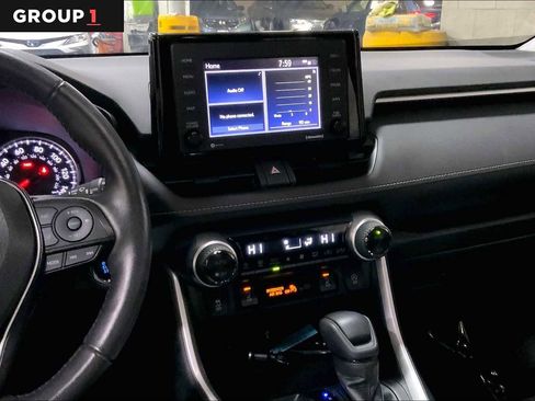 Used 2022 Toyota RAV4 XLE image 6