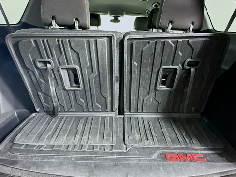 Used 2023 GMC Acadia SLE w/ Driver Convenience Package image 29