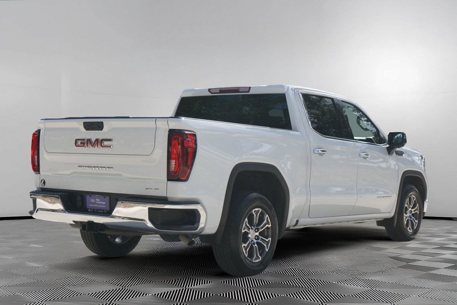 Used 2025 GMC Sierra 1500 SLT RWD image 5