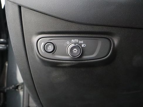 Used 2020 Chevrolet Equinox LS FWD image 15