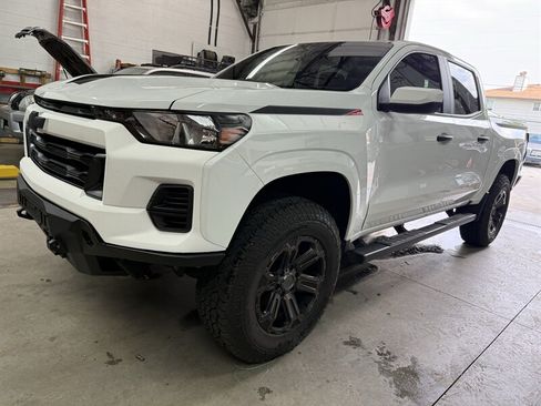 Used 2024 Chevrolet Colorado W/T AWD/4WD image 1