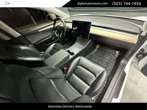 Used 2021 Tesla Model 3 Performance image 18