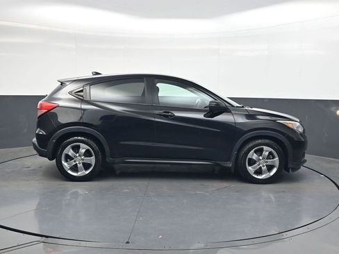 Used 2017 Honda HR-V EX image 3