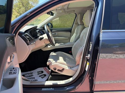 Used 2023 Volvo XC90 T8 Ultimate w/ Lounge Package AWD/4WD image 18