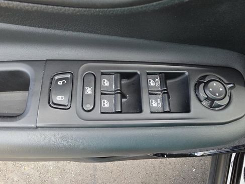 Used 2023 Jeep Renegade Altitude image 12