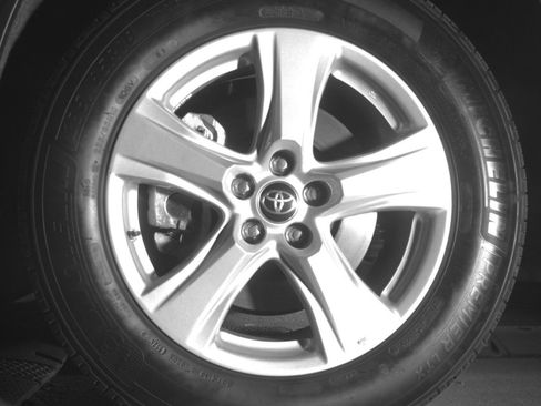 Used 2025 Toyota Highlander LE FWD image 15