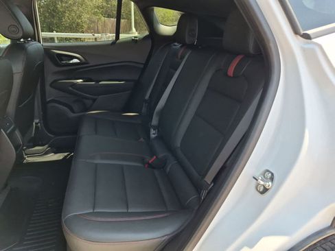 Used 2026 Chevrolet Trax RS FWD image 23