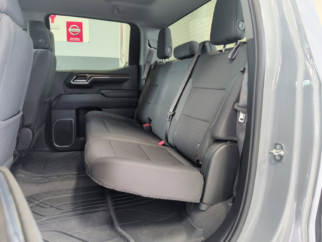 Used 2024 Chevrolet Silverado 1500 LT w/ Protection Package AWD/4WD image 32