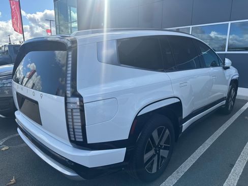 Used 2026 Hyundai Ioniq 9 SEL image 2