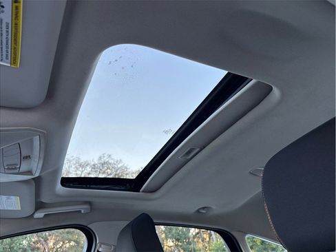 Used 2017 Ford Focus SEL image 28