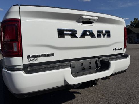 Used 2026 RAM 2500 Laramie AWD/4WD image 7