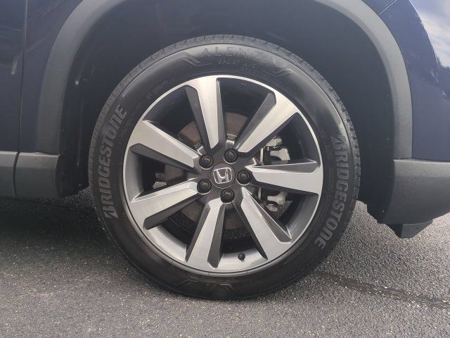 Used 2025 Honda Pilot Touring image 11