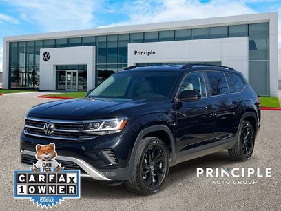 Used 2022 Volkswagen Atlas SE w/ Black Wheel Package