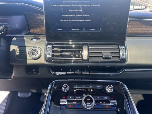 Used 2022 Lincoln Navigator Black Label image 31