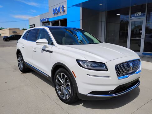 Used 2021 Lincoln Nautilus Reserve w/ Equipment Group 201A AWD/4WD image 3