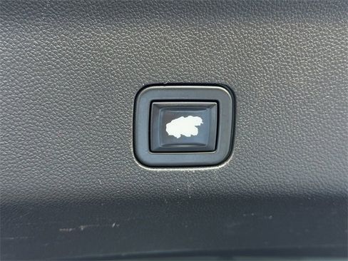 Used 2021 Chevrolet Tahoe Premier w/ Premium Package image 34