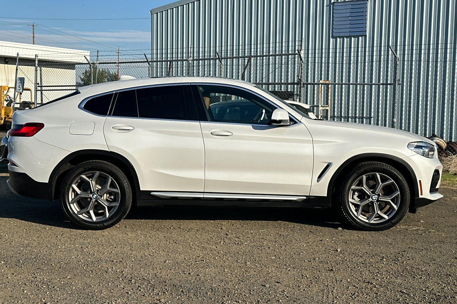 Used 2020 BMW X4 xDrive30i w/ Convenience Package AWD/4WD image 3