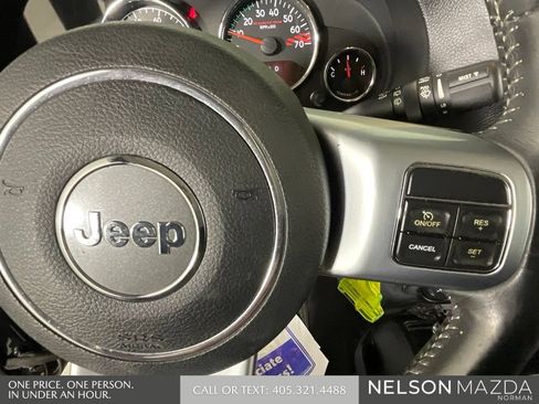 Used 2017 Jeep Wrangler Unlimited Rubicon AWD/4WD image 45
