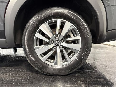 Used 2025 Nissan Pathfinder SL AWD/4WD image 7