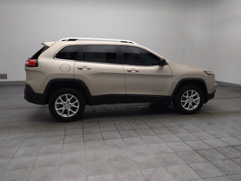 Used 2015 Jeep Cherokee Latitude w/ Cold Weather Group AWD/4WD image 10