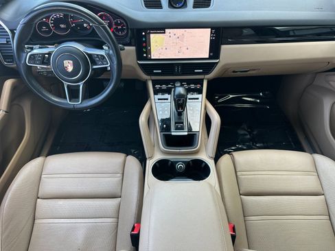 Used 2023 Porsche Cayenne AWD/4WD image 6