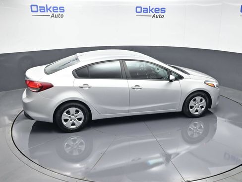 Used 2017 Kia Forte LX FWD image 48