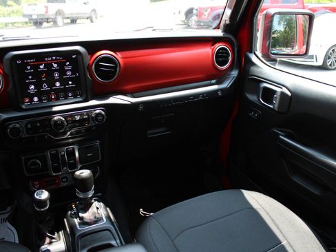 Used 2019 Jeep Wrangler Unlimited Rubicon AWD/4WD image 14