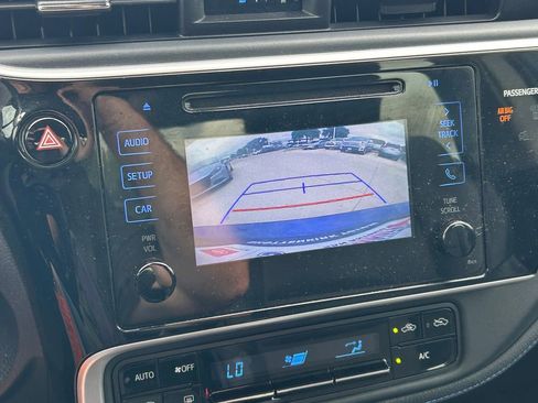 Used 2017 Toyota Corolla SE FWD image 27