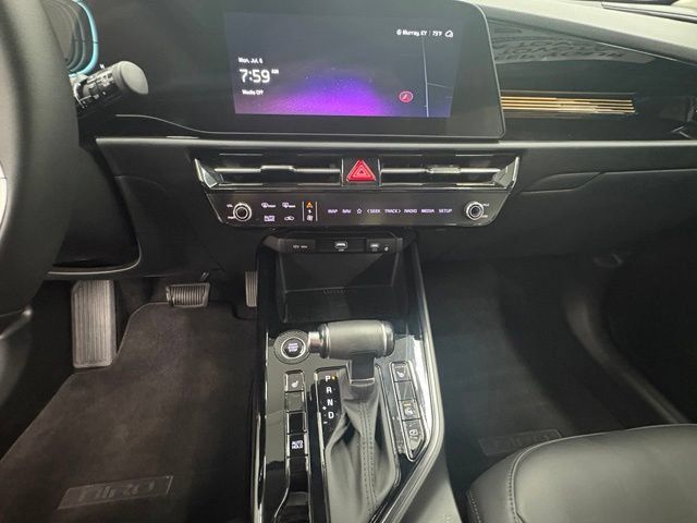 Used 2023 Kia Niro EX FWD image 20