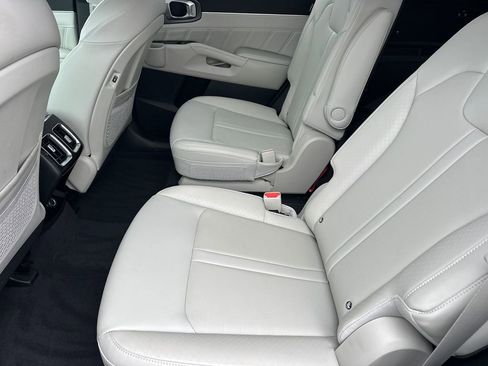 Used 2024 Kia Sorento SX image 20
