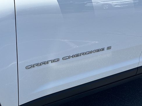 Used 2024 Jeep Grand Cherokee Laredo w/ MOPAR Finishing Package RWD image 14